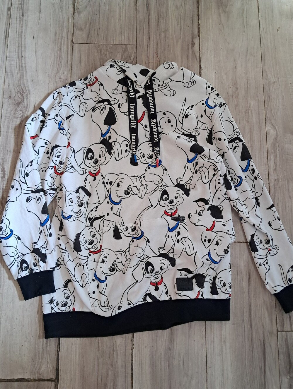 101 Dalmatian Loungefly Hoodie M